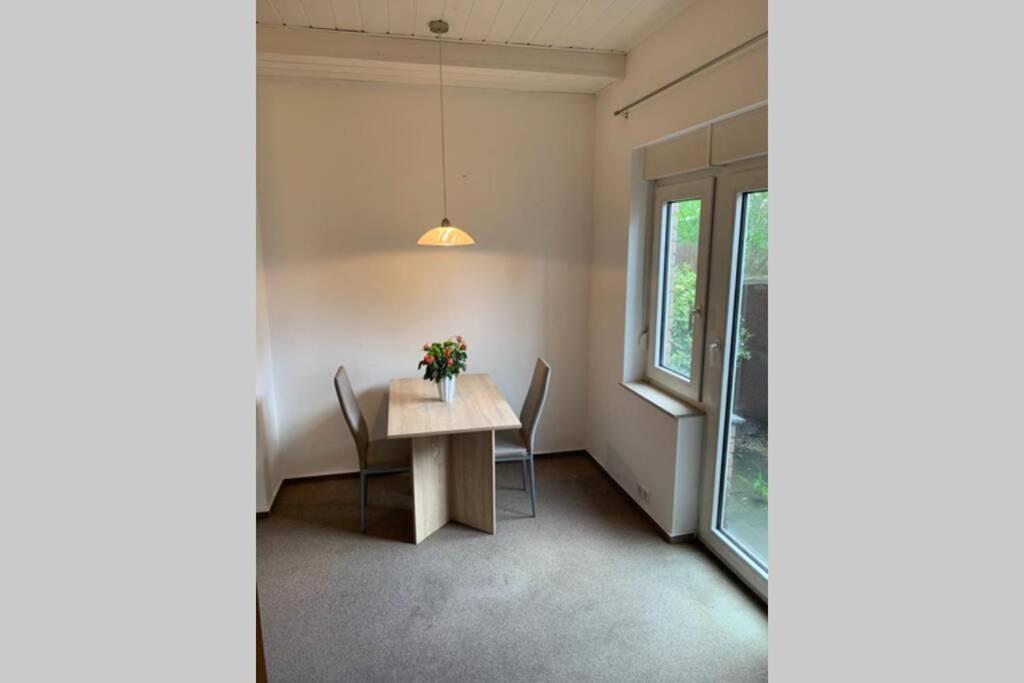 Ruhiges Zentral Gelegenes Apartment In Guetersloh Εξωτερικό φωτογραφία