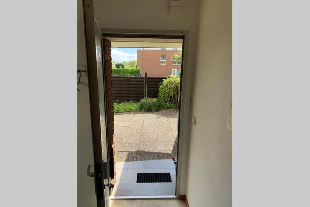 Ruhiges Zentral Gelegenes Apartment In Guetersloh Εξωτερικό φωτογραφία