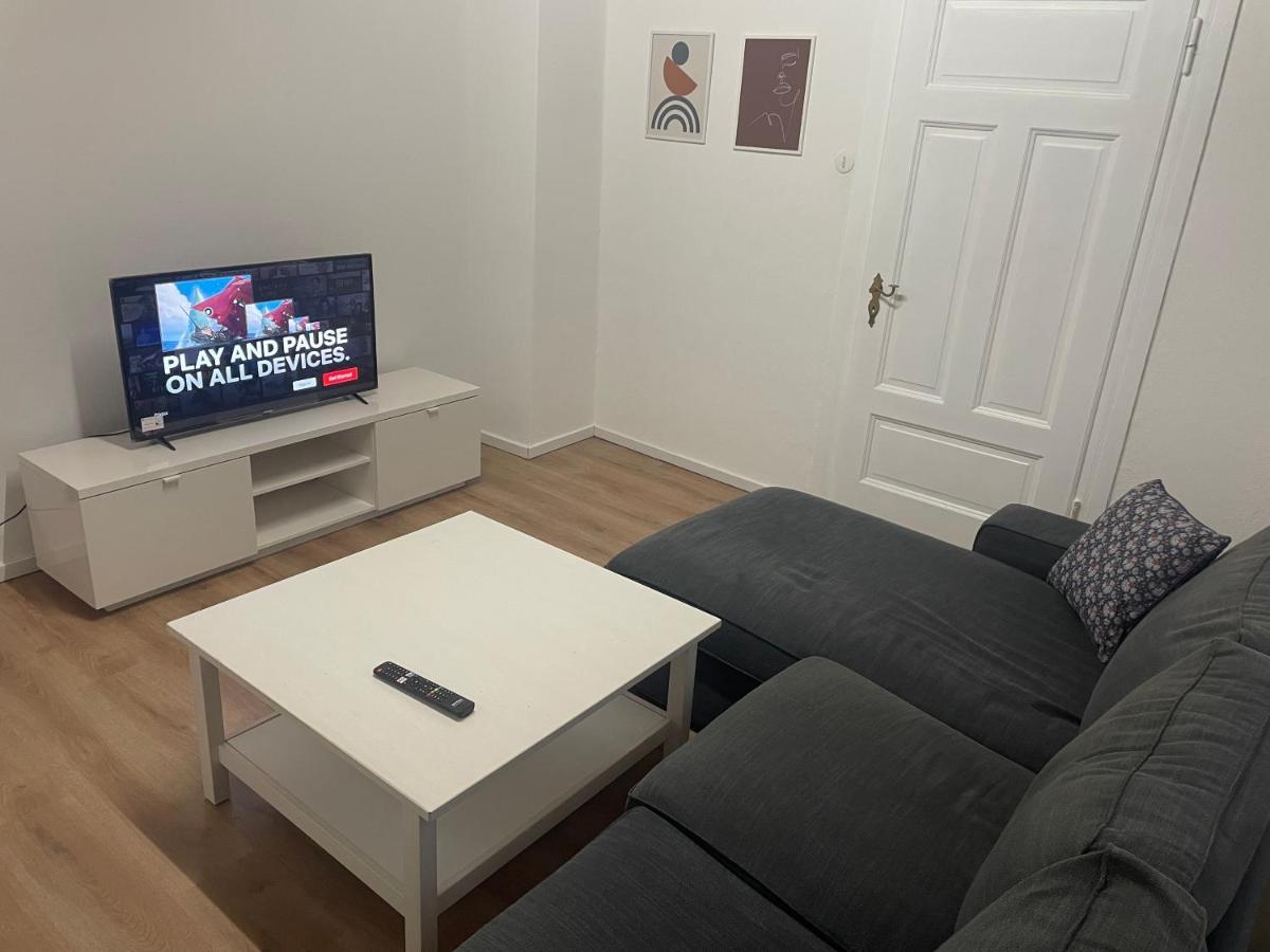 Ruhiges Zentral Gelegenes Apartment In Guetersloh Εξωτερικό φωτογραφία